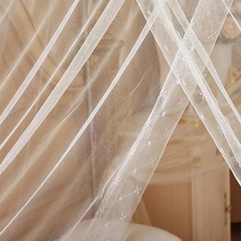 European Style 4 Corner Post Romantic Princess Lace Canopy Mosquito Net No Frame for Twin Full Queen King Bed Netting Bedding