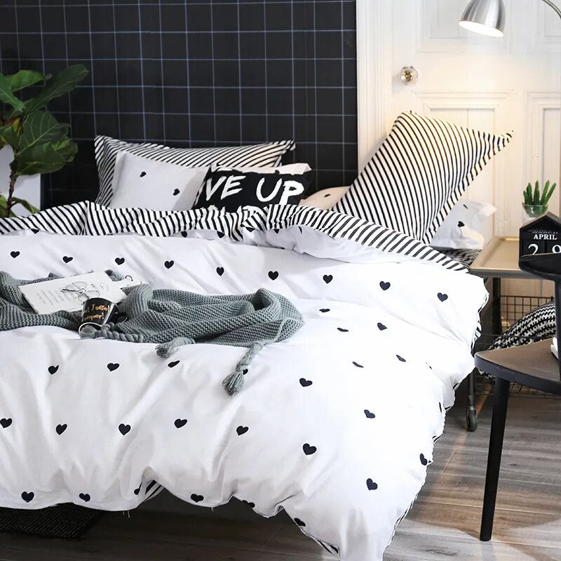 Bonenjoy Black and White Bed Linen Set King Size Heart Printed Bedding Sets ropa de cama y edredones Queen Bed Cover Bedding