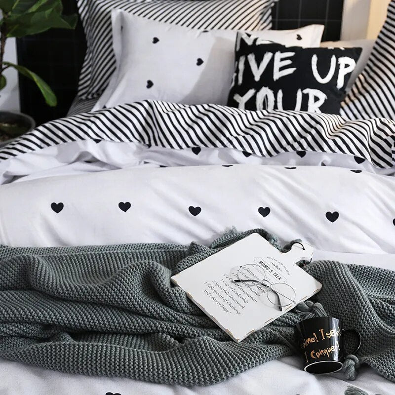 Bonenjoy Black and White Bed Linen Set King Size Heart Printed Bedding Sets ropa de cama y edredones Queen Bed Cover Bedding