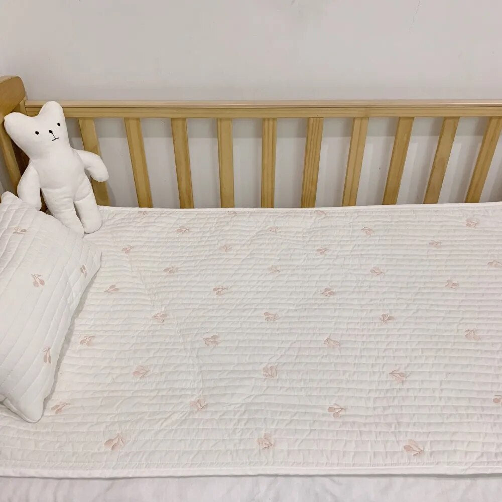 Korean Baby Quilt Bedding Set Cotton Cherry Embroidery Quilting Kids Sets in Crib Bed Duvet Quilts for Newborn Baby Girl Boy Cot